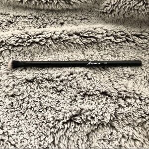 201 Eyeshadow Blending Brush - Black